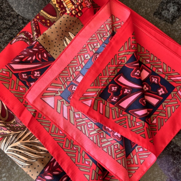 Tuckernuck Brighton Print Scarf Red Blue Beige Oversized - Picture 6 of 10